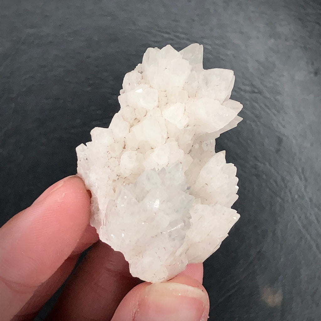Dogtooth Calcite Cream UV--Ojuela Mine, Mexico CMIX11