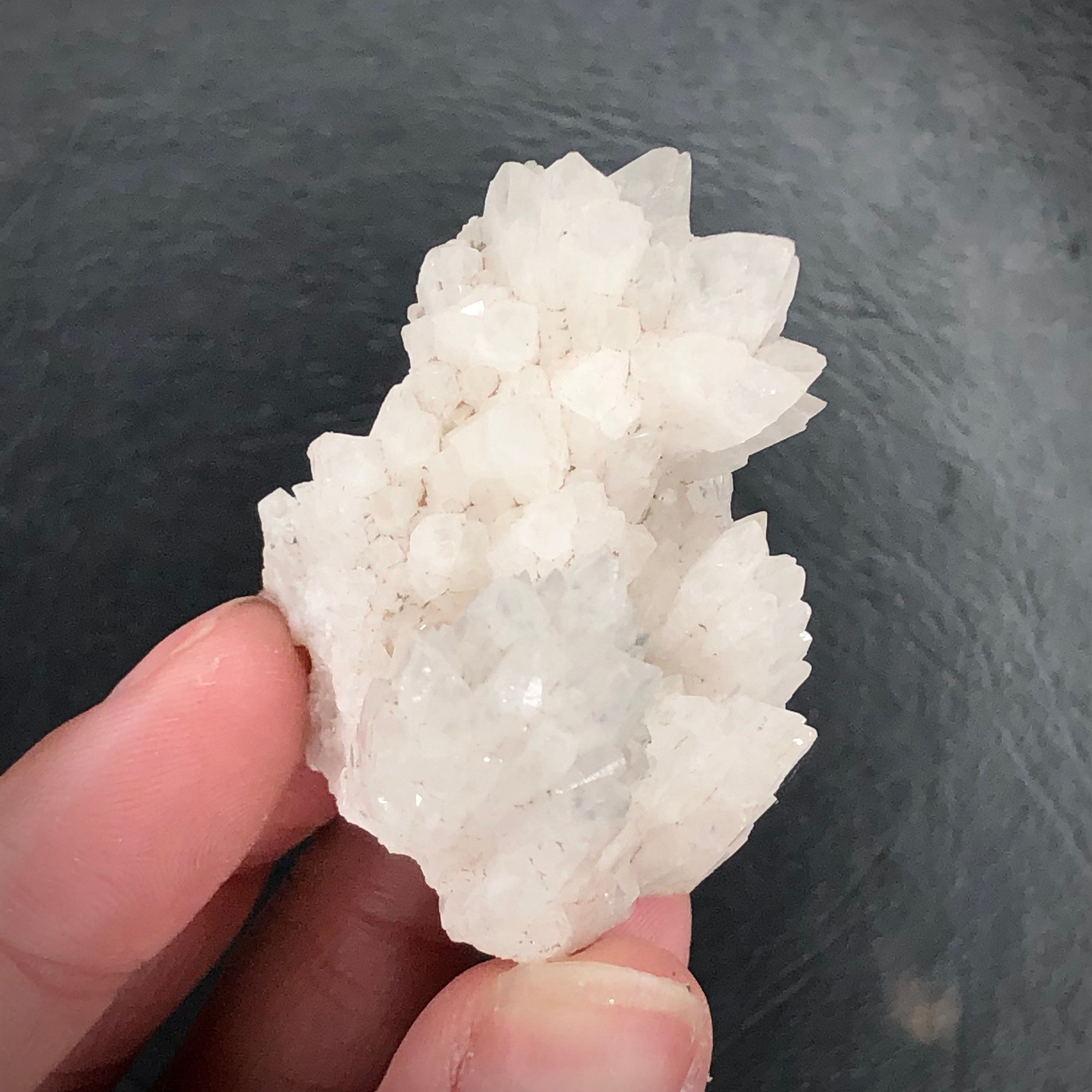 Dogtooth Calcite Cream UV--Ojuela Mine, Mexico CMIX11