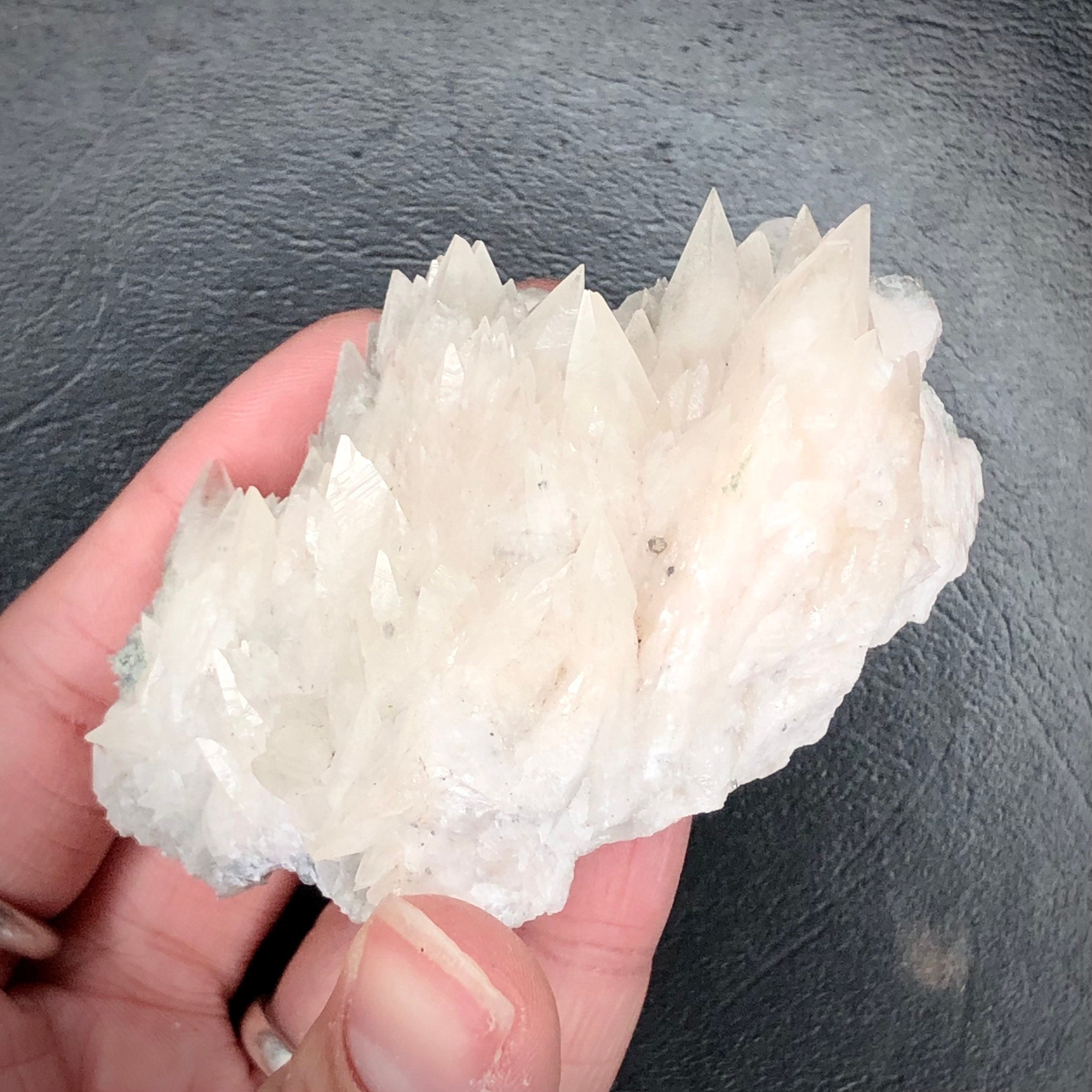 Dogtooth Calcite Cream UV--Ojuela Mine, Mexico CMIX13