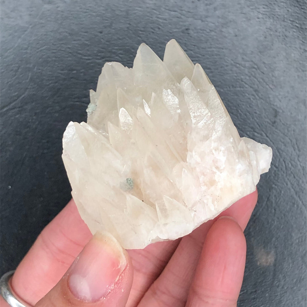 Dogtooth Calcite Cream UV--Ojuela Mine, Mexico CMIX12