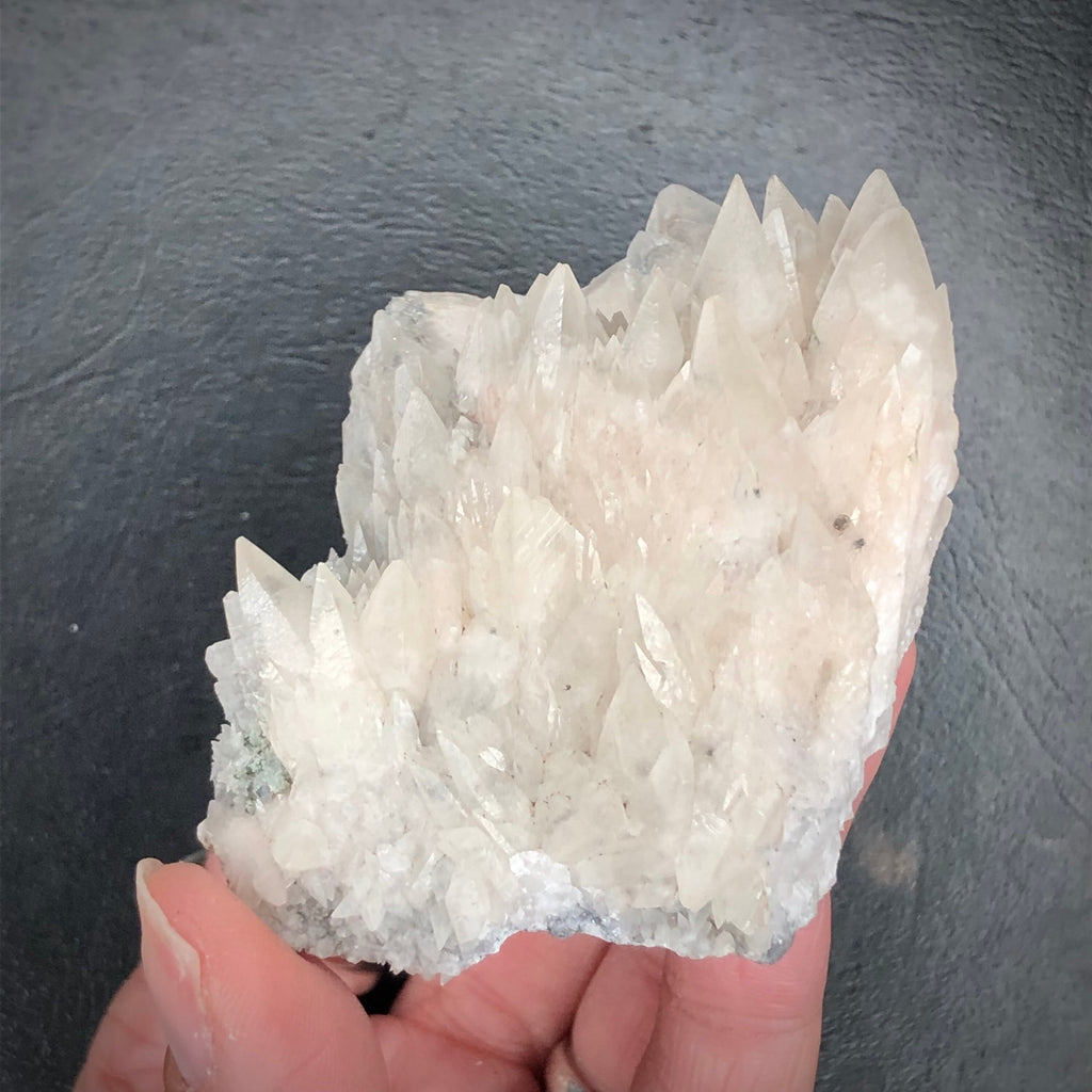 Dogtooth Calcite Cream UV--Ojuela Mine, Mexico CMIX13