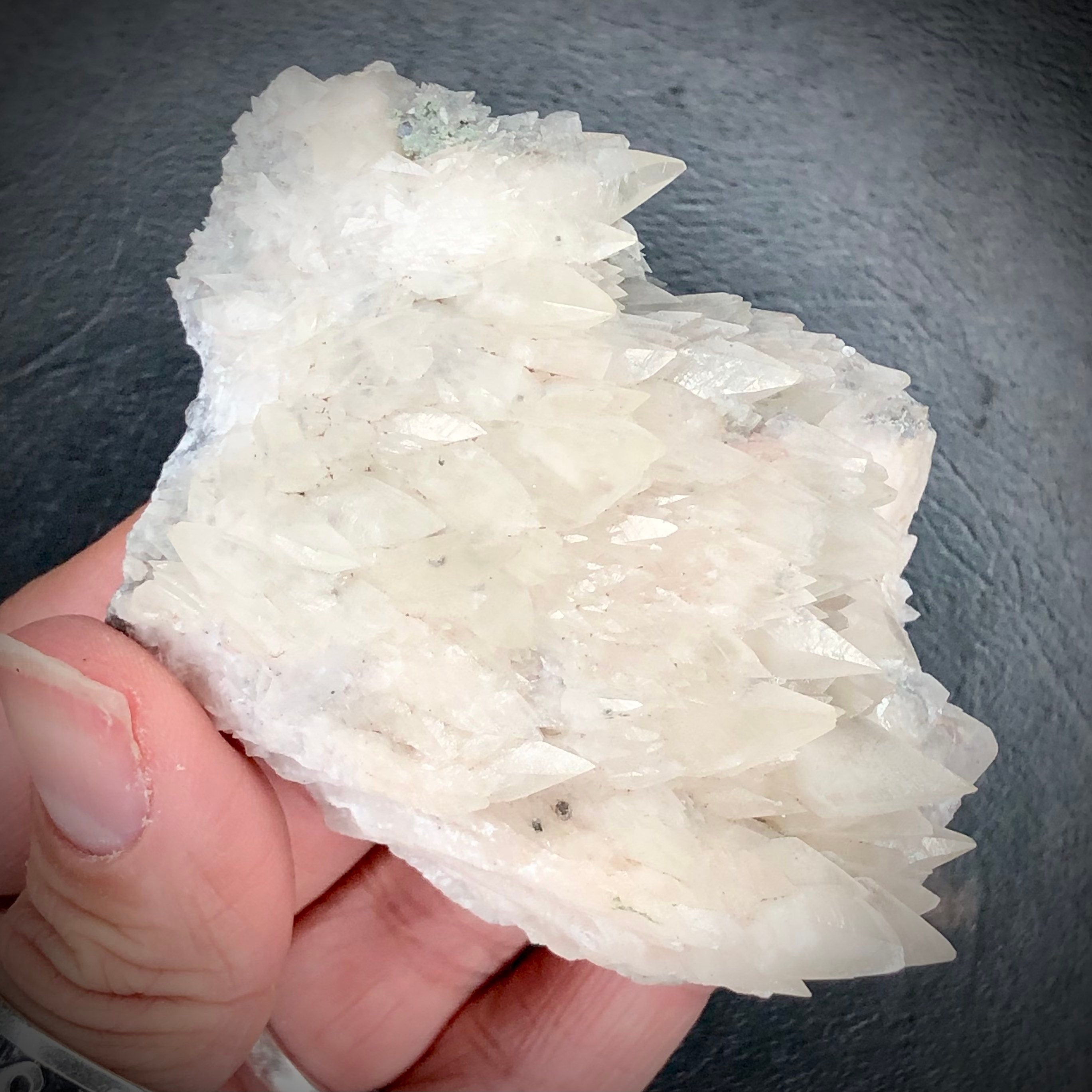 Dogtooth Calcite Cream UV--Ojuela Mine, Mexico CMIX13