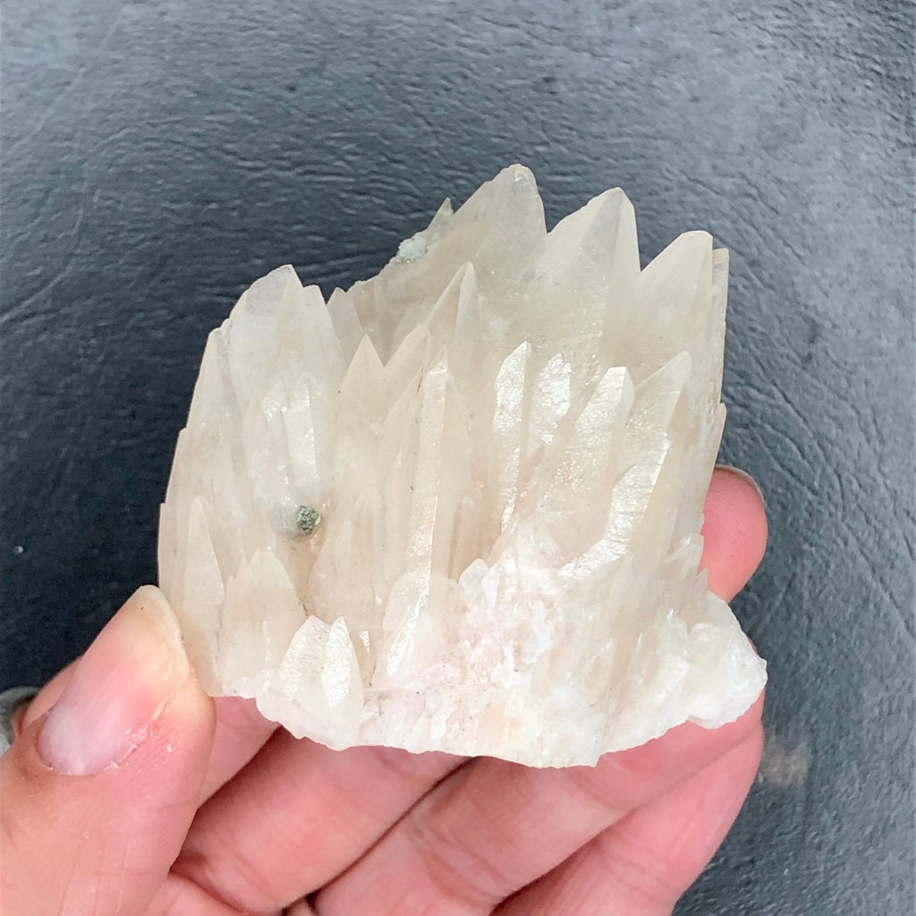 Dogtooth Calcite Cream UV--Ojuela Mine, Mexico CMIX12