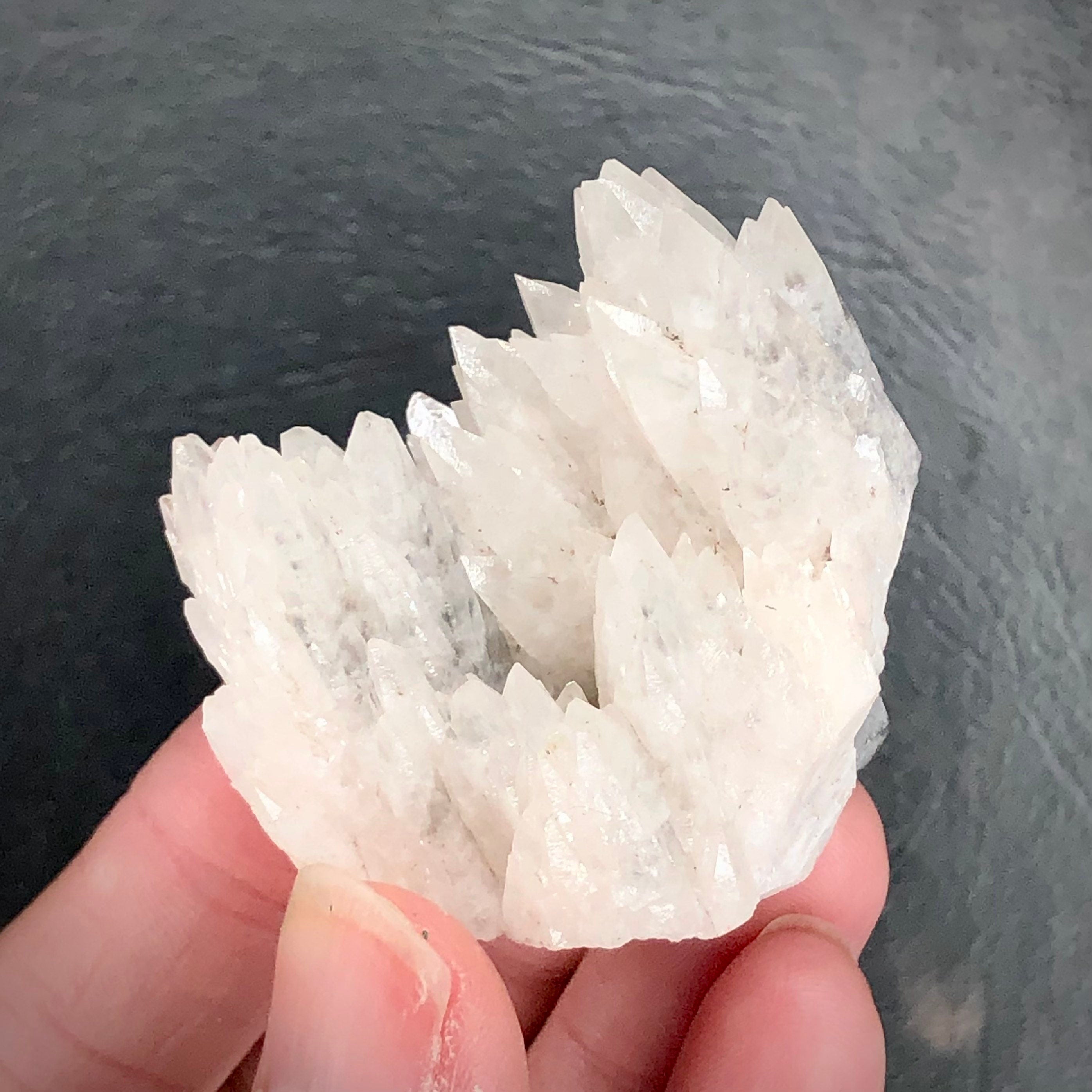 Dogtooth Calcite Cream UV--Ojuela Mine, Mexico CMIX11