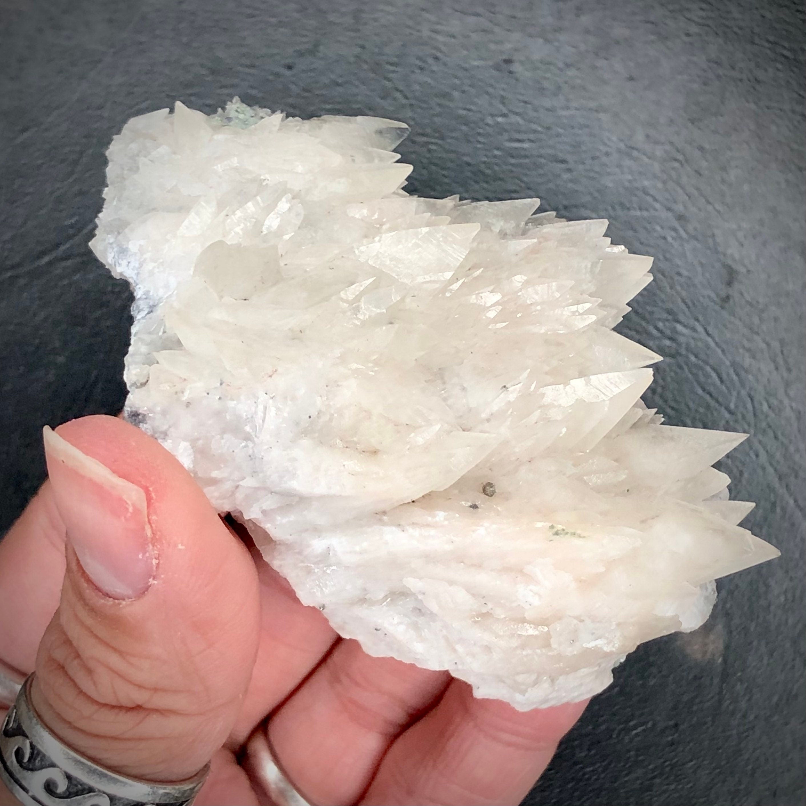 Dogtooth Calcite Cream UV--Ojuela Mine, Mexico CMIX13