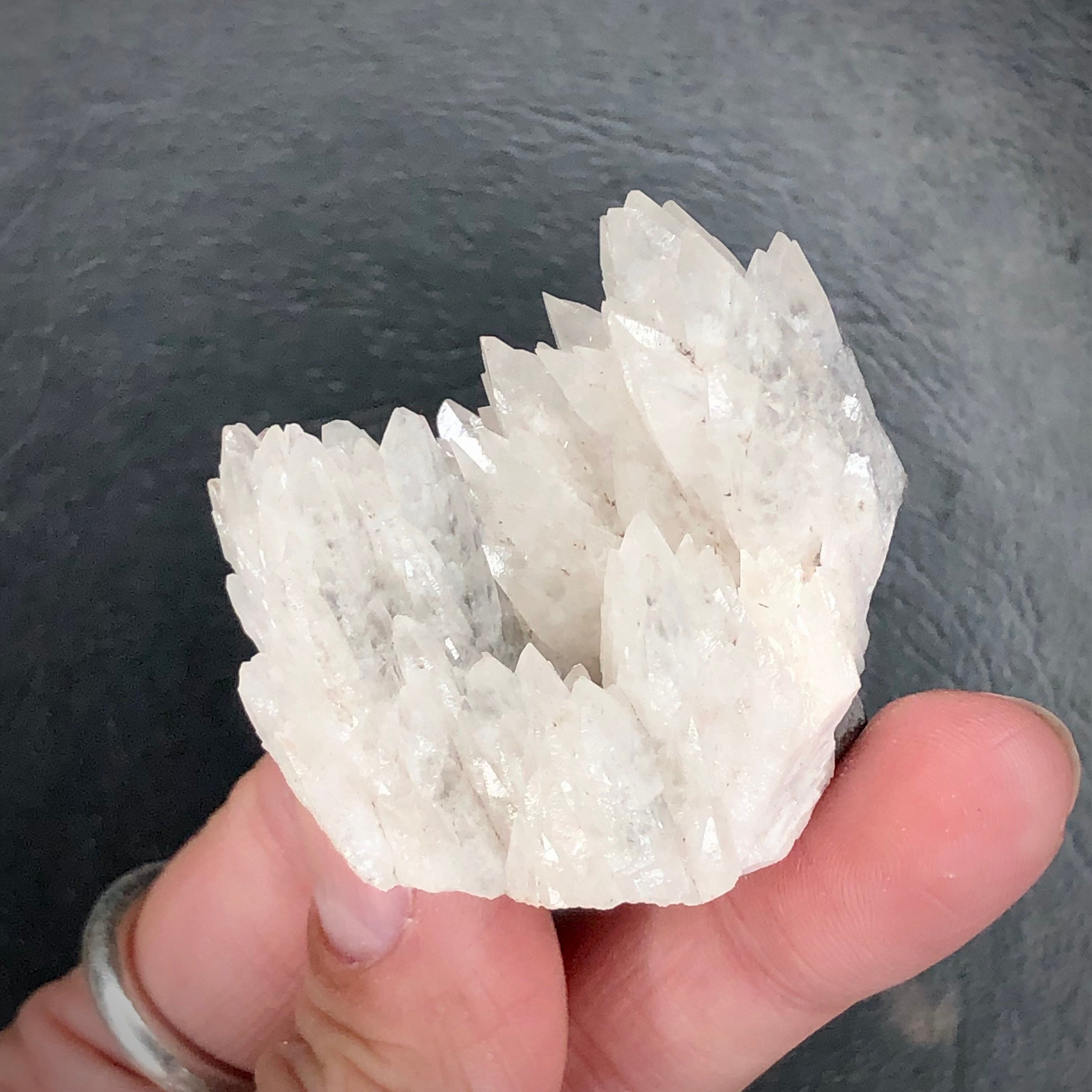 Dogtooth Calcite Cream UV--Ojuela Mine, Mexico CMIX11